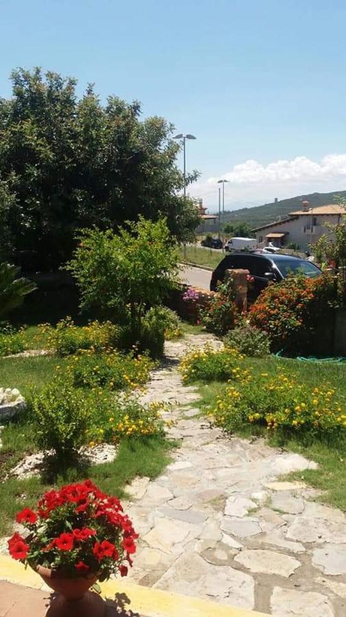 B&B Ottoulivi Сардара Екстериор снимка